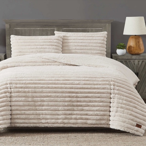 Frye Bedding Last Chancefrye 3piece Channel Stitch Faux Fur Comforter Set Poshmark